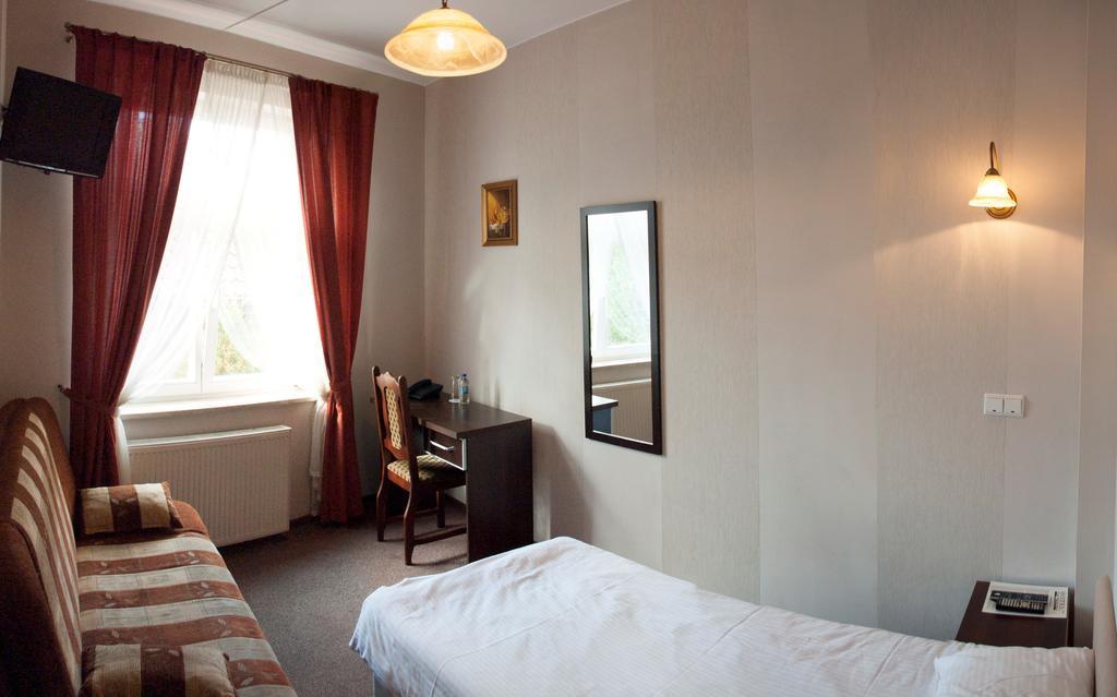 Hotel Nad Rzeczka Torun Quarto foto