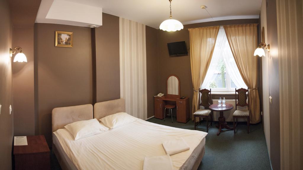 Hotel Nad Rzeczka Torun Quarto foto